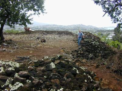 Webmaster visiting Kawa'ewa'e Heiau